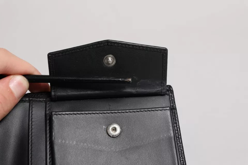 Cartera con placa del logotipo y tarjetero de cuero negro plegable para hombre