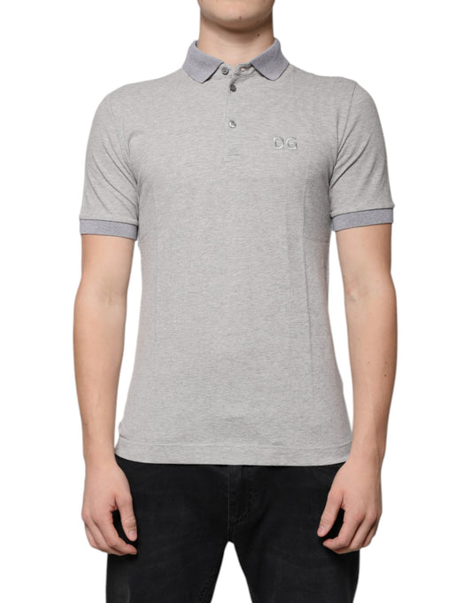 Polo gris con cuello y manga corta para hombre