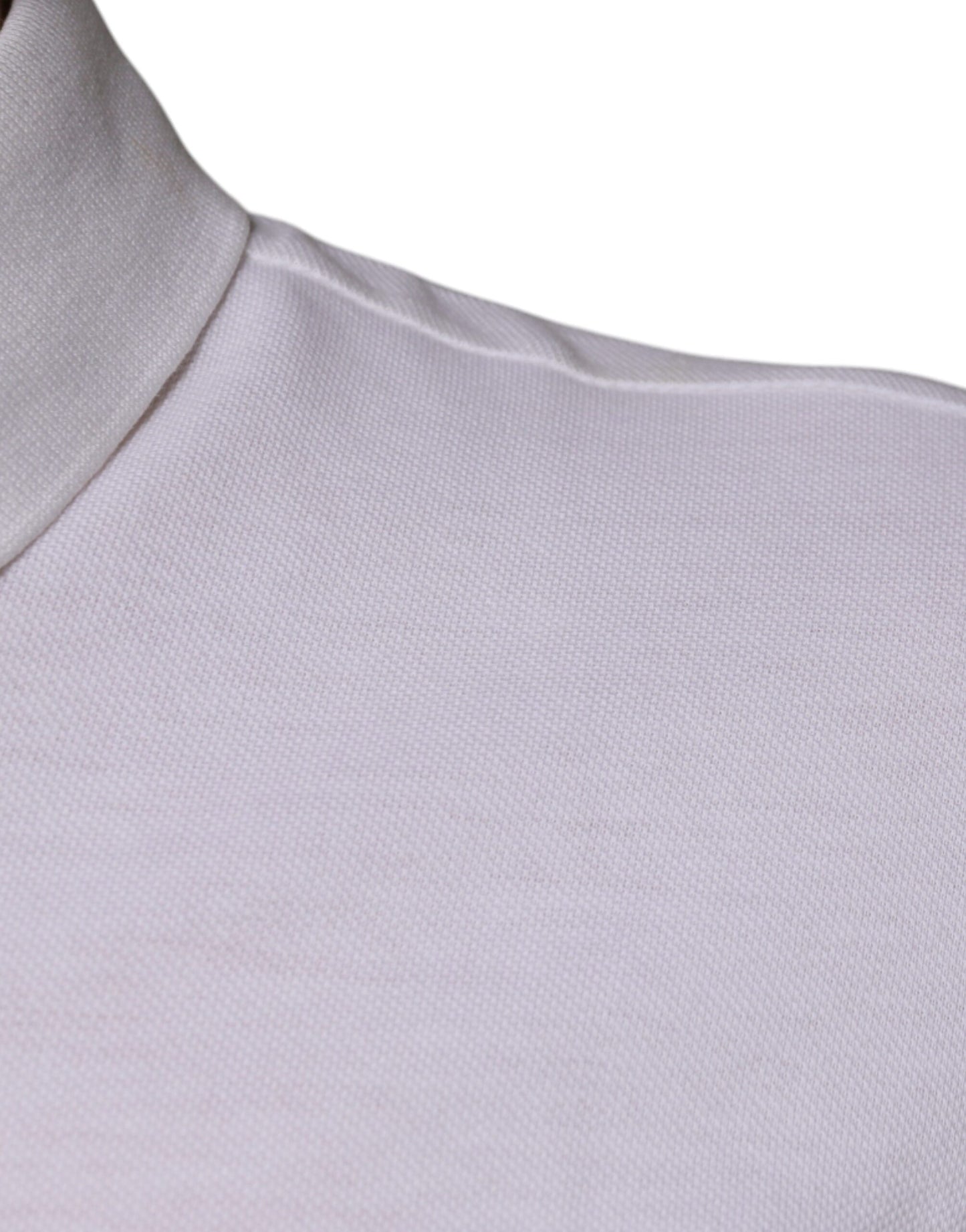 Polo blanco de manga corta con cuello para hombre