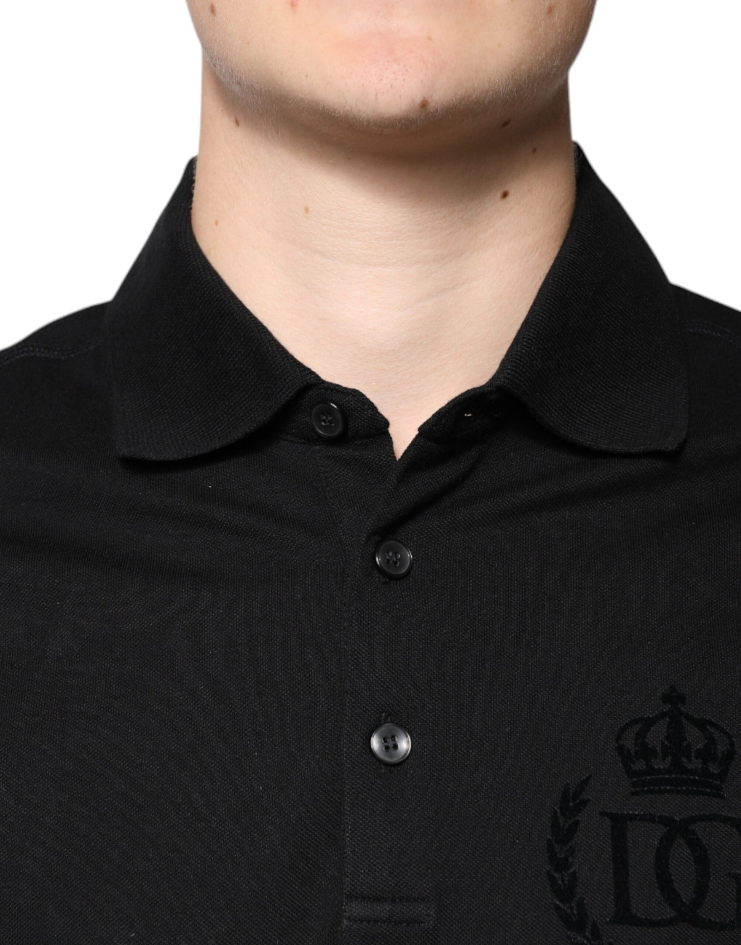 Polo de manga corta con cuello DG negro