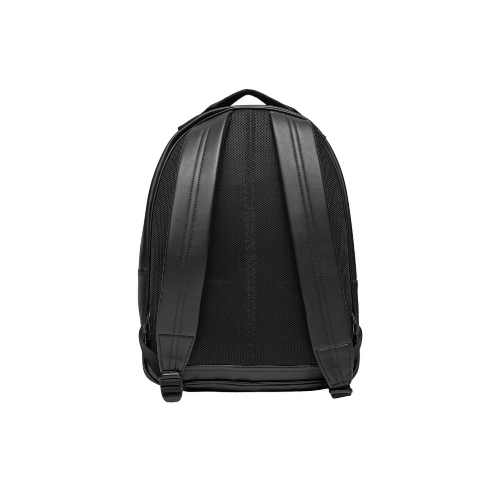 Mochila negra de polietileno