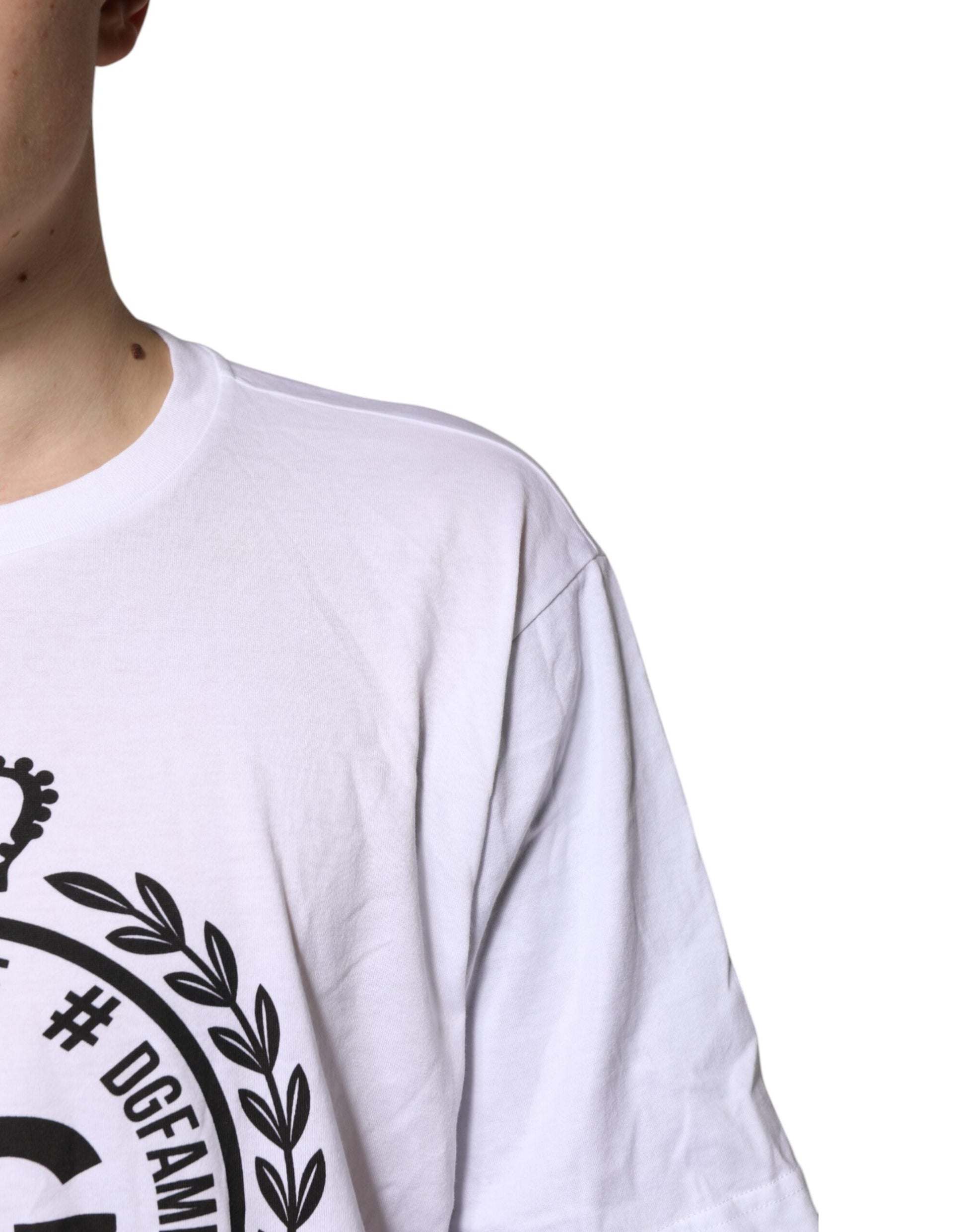 Camiseta blanca de algodón con estampado gráfico y cuello redondo
