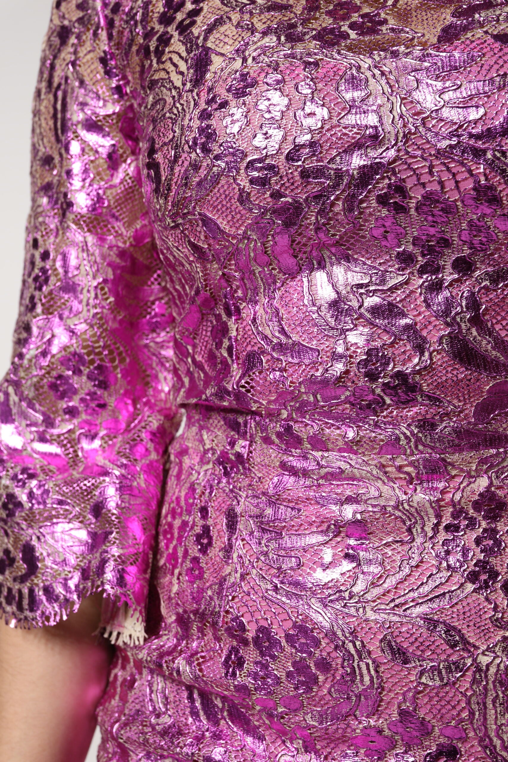 Minivestido enfundado floral fucsia metalizado