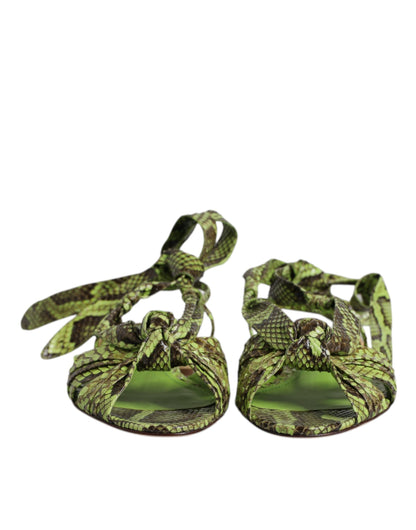 Sandalias verdes con estampado animal