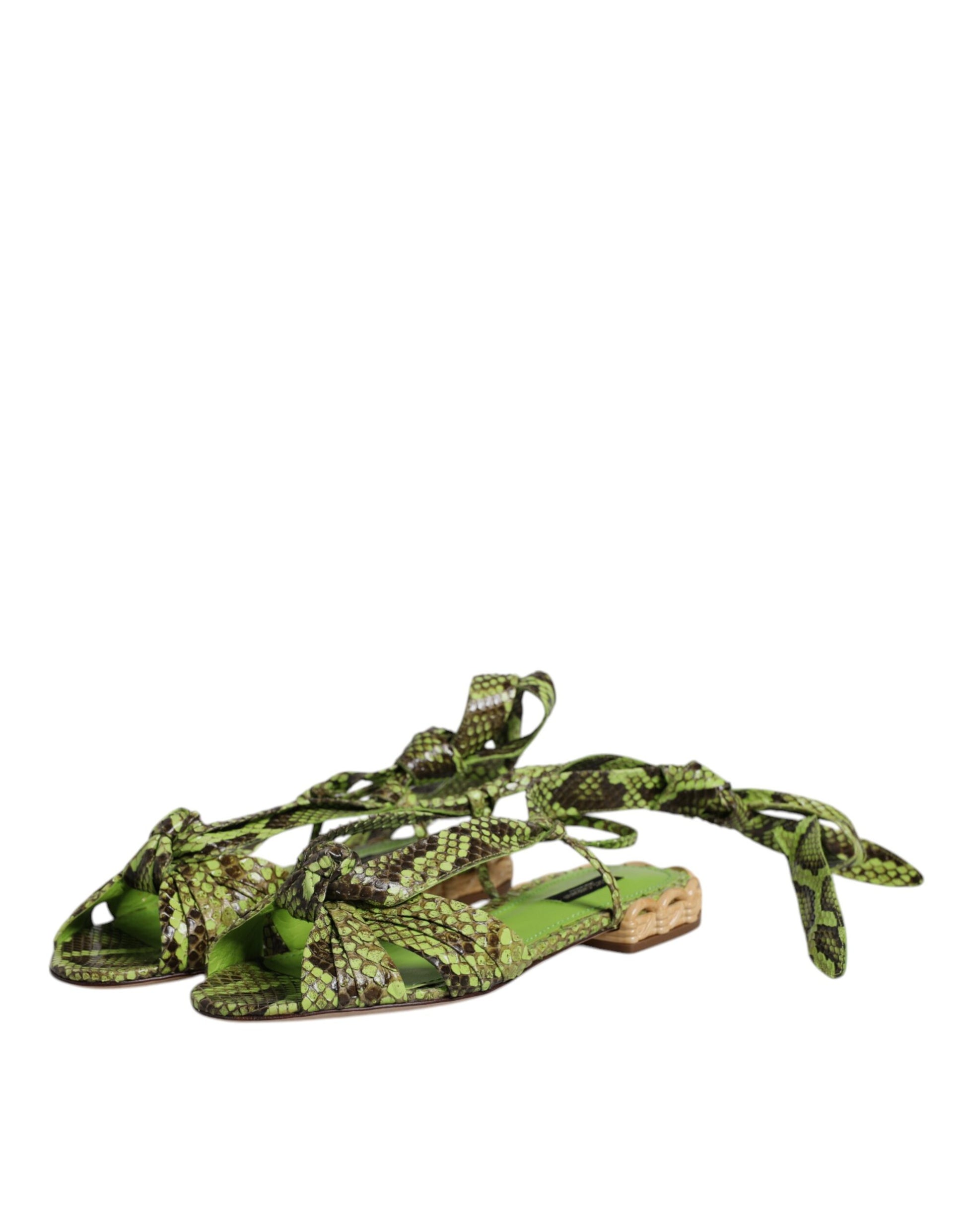 Sandalias verdes con estampado animal