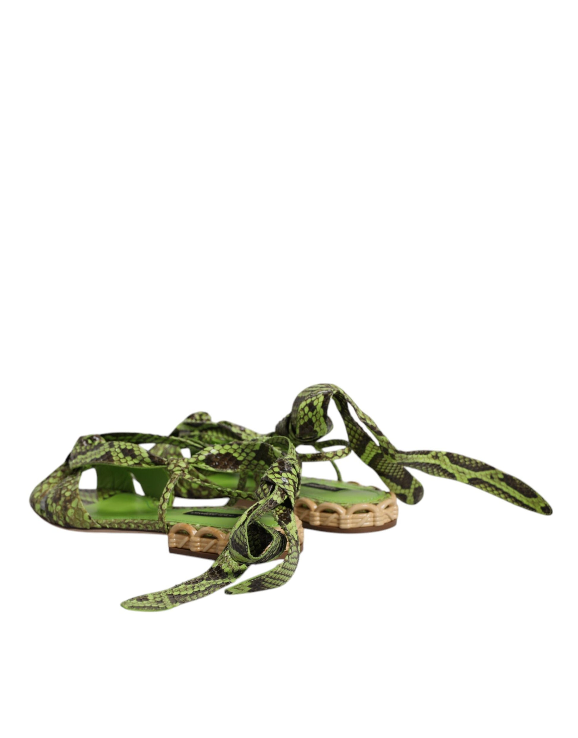 Sandalias verdes con estampado animal