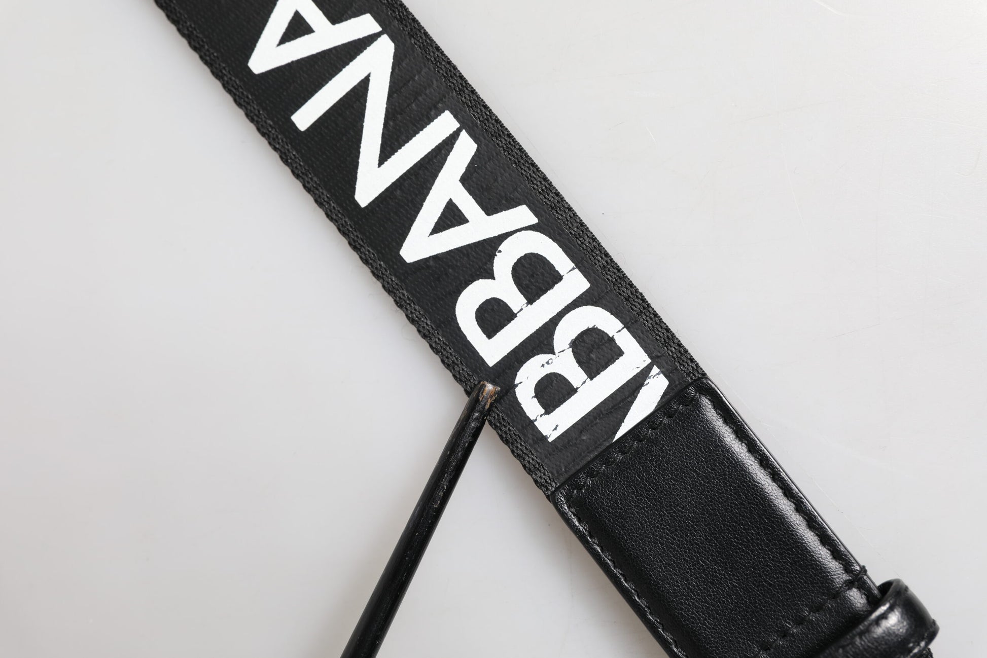 Black Leather Classic Metal Logo Buckle Belt