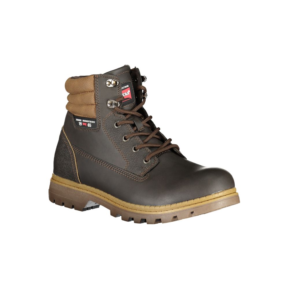Elegantes botas marrones con cordones y detalles en contraste