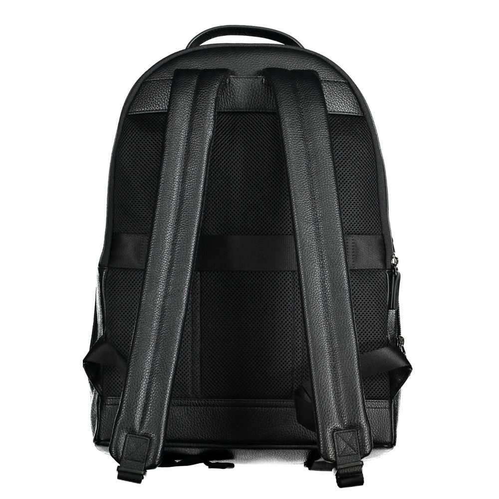 Mochila negra de polietileno para hombre