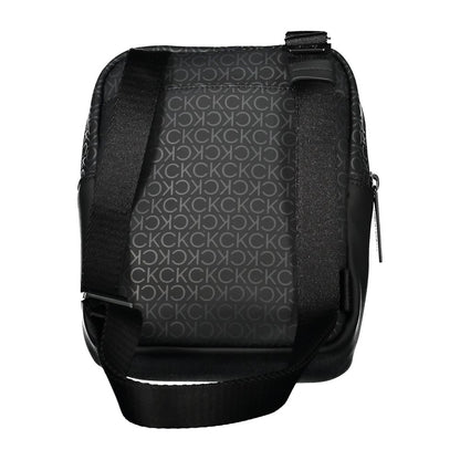 Elegante bolso negro con detalles en contraste