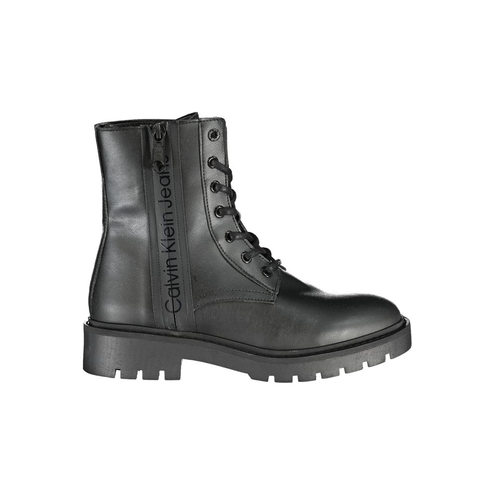 Botín negro chic con cordones y detalle de cremallera