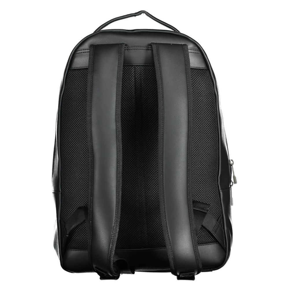 Mochila negra de polietileno para hombre