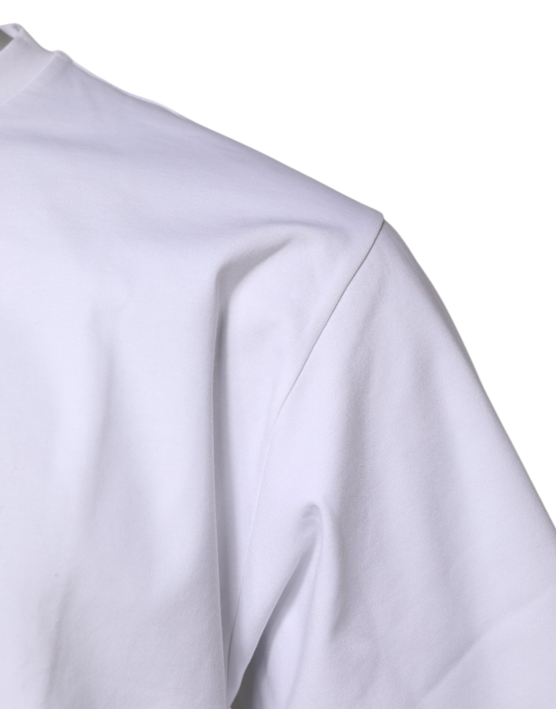 Camiseta blanca de algodón de manga corta y cuello redondo