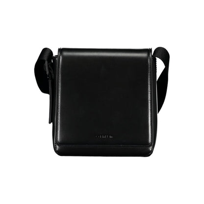 Elegante bandolera negra con detalle de logotipo