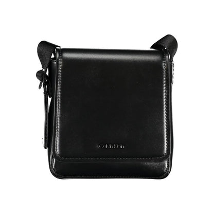 Elegante bandolera negra con detalle de logotipo