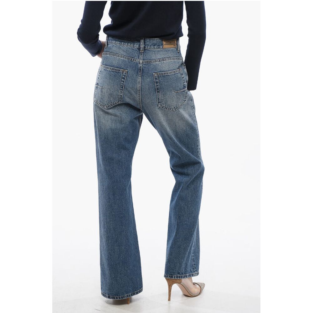 Cropped Fit Bootcut Denims with Delavè Design