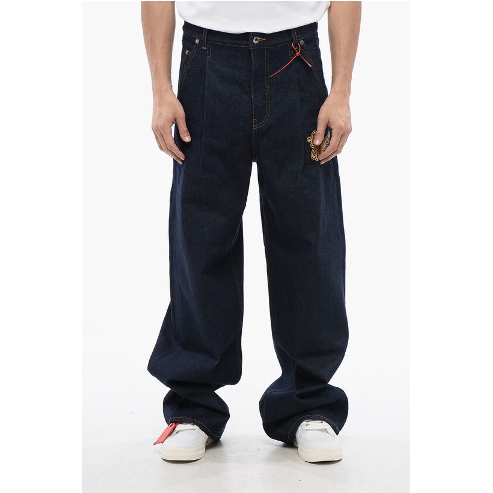 Single-Pleated Baggy Fit Jeans with Embroidered Logo 28cm