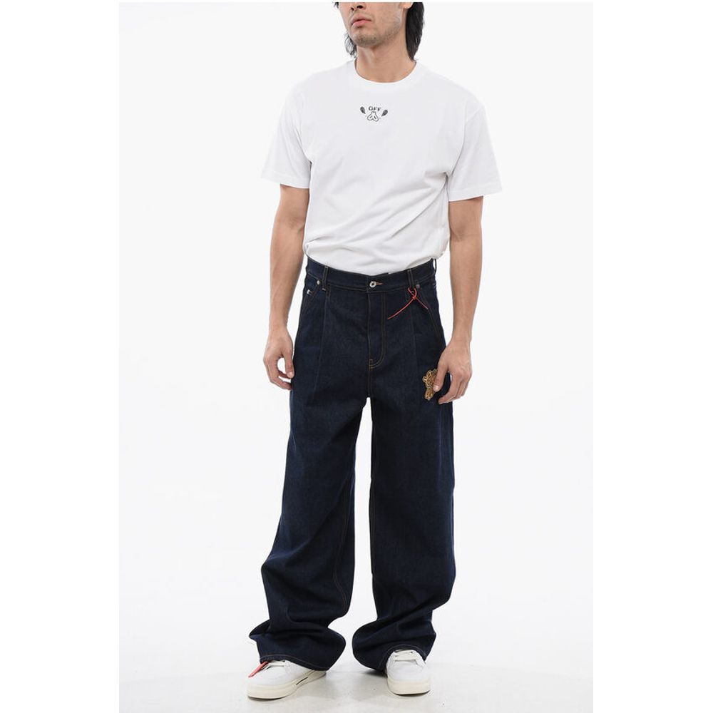 Single-Pleated Baggy Fit Jeans with Embroidered Logo 28cm
