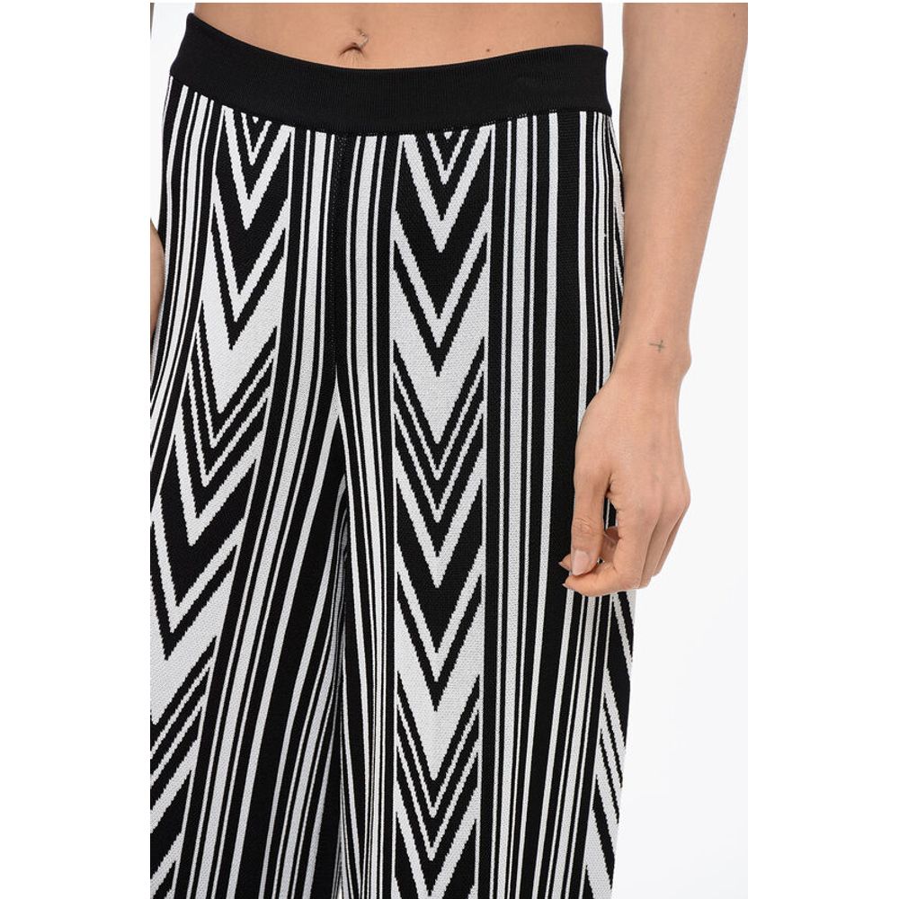Wide-Fit Pants With Geometric Pattern