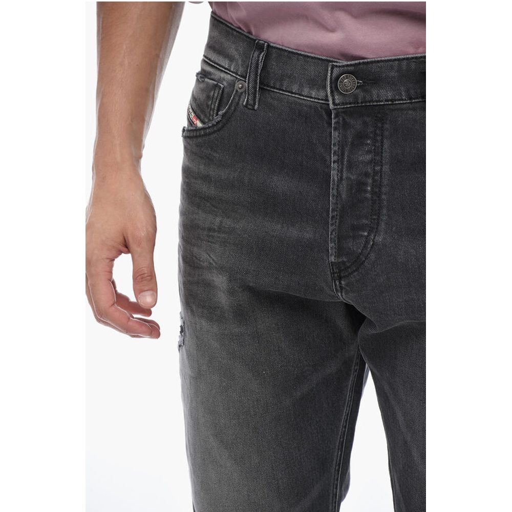 Straight-leg D-SARK Denims with Distressed Detail L.32