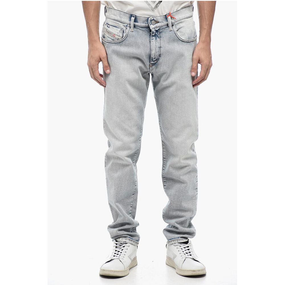 Light-washed 2019 D-STRUKT Denims L.32