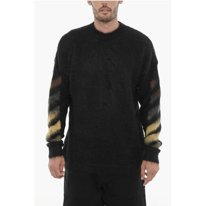 Crew-neck Fluffy Sweater with Contrasting Logo