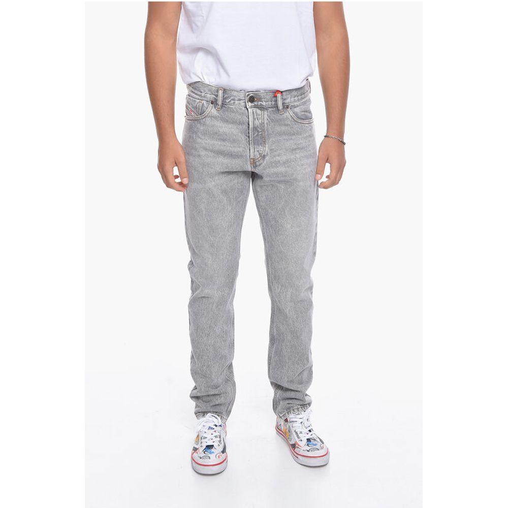 Straight-leg D-SARK Denims with Logo Patch