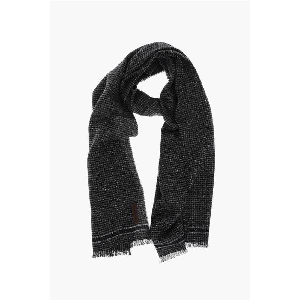 Houndstooth Scarf with Fringes