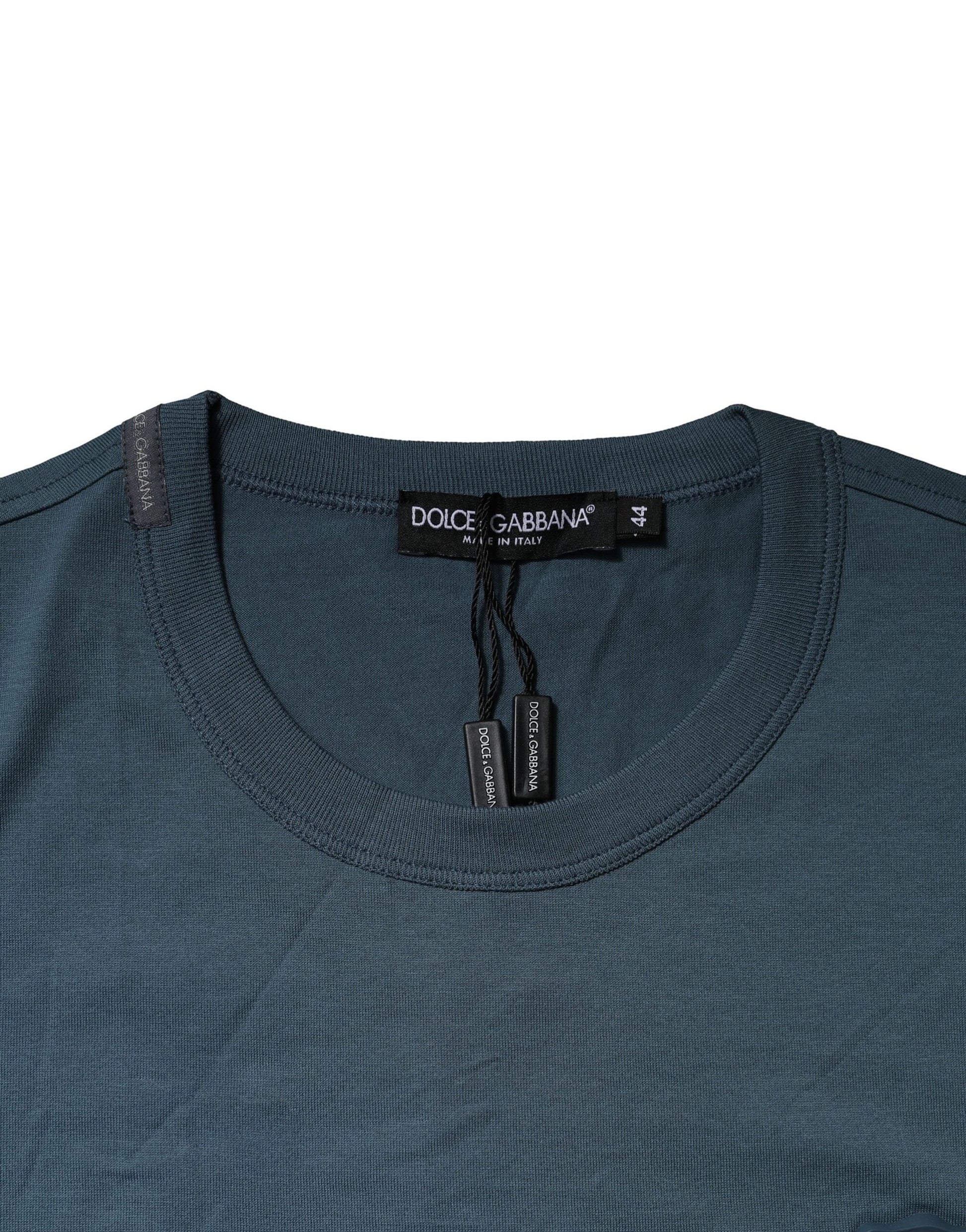Camiseta azul de algodón con cuello redondo y manga corta