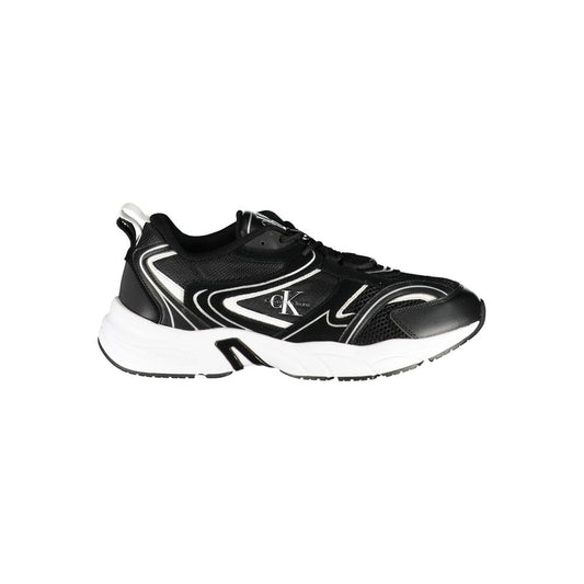 Elegantes zapatillas negras con cordones y detalles en contraste