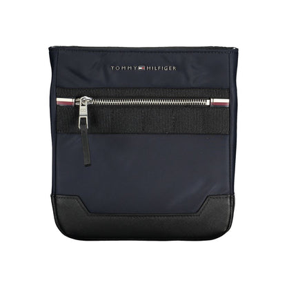 Elegante bolso bandolera azul con detalles en contraste