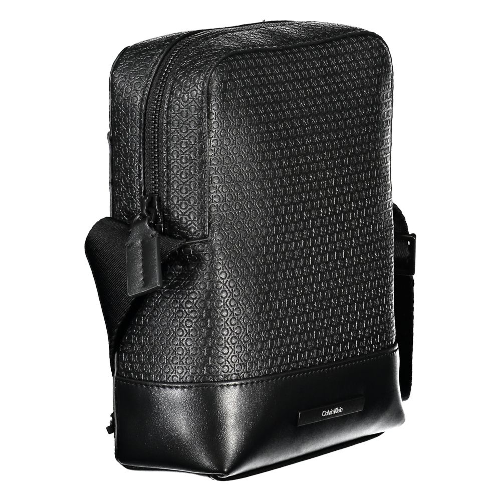 Elegante bolso negro con detalles en contraste
