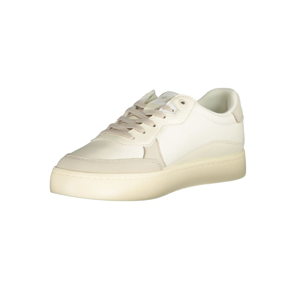 Elegantes zapatillas blancas con detalles en contraste