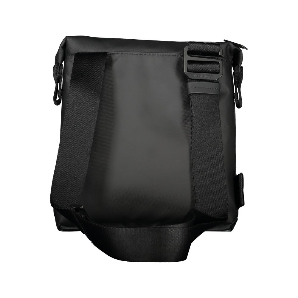Elegante bolso negro con detalles en contraste