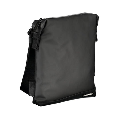 Elegante bolso negro con detalles en contraste