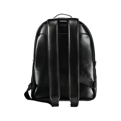 Elegante mochila urbana negra con compartimento para portátil
