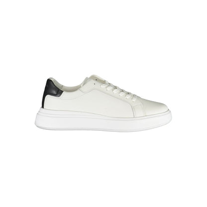 Elegantes zapatillas blancas con detalles en contraste