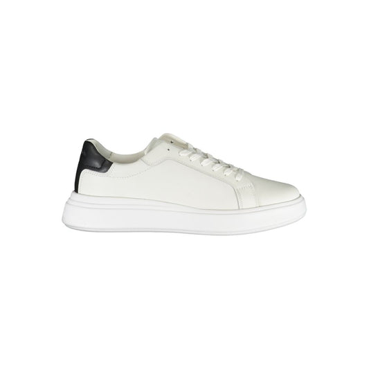 Elegantes zapatillas blancas con detalles en contraste