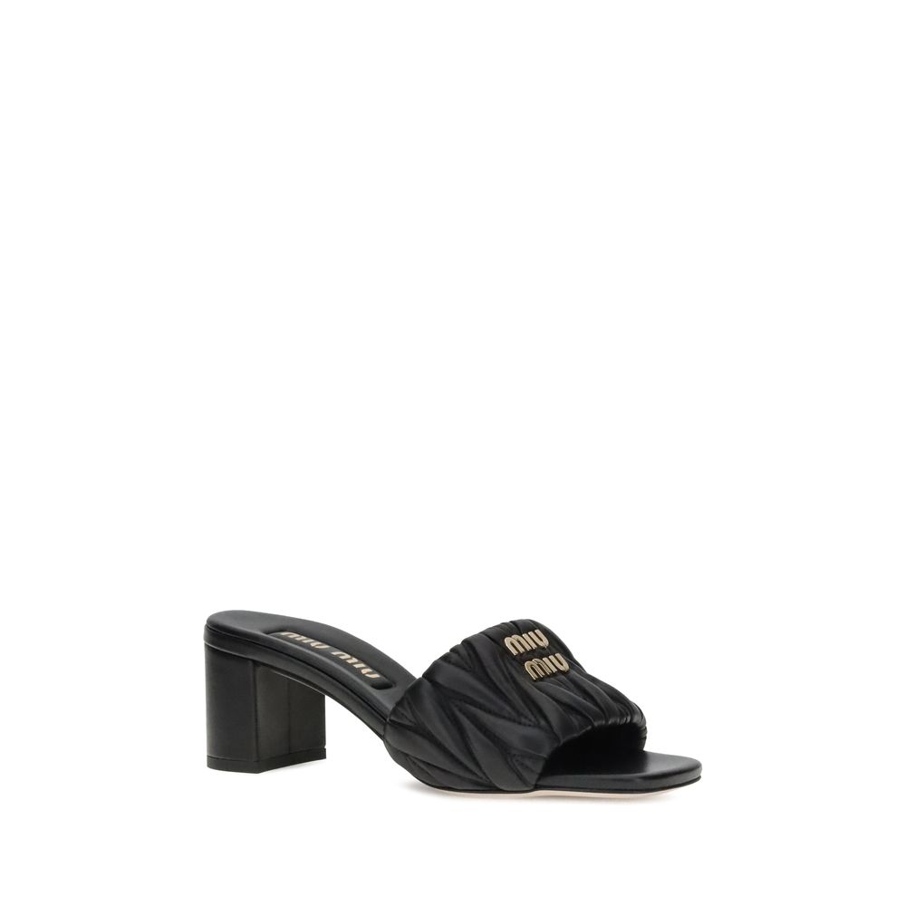 Sandalias con logotipo