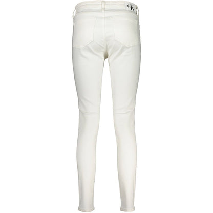 Vaqueros y pantalones blancos de algodón