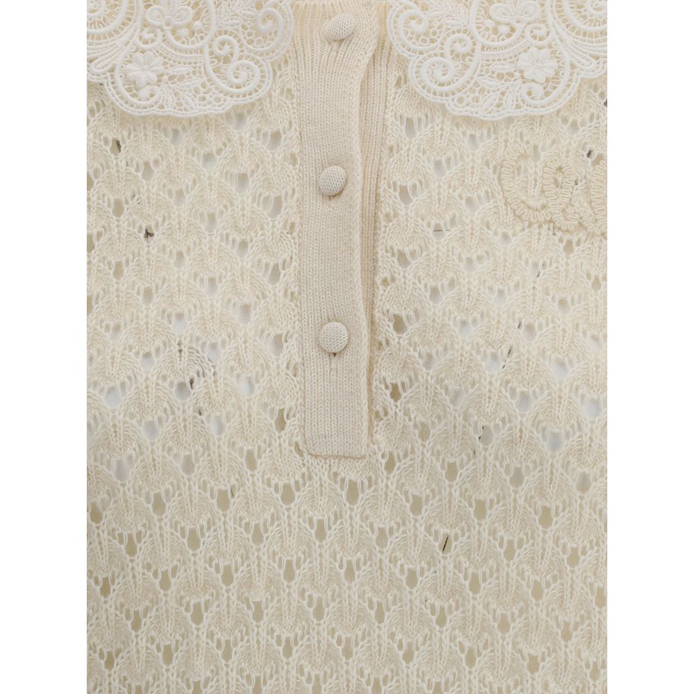 Sweater with lace collar