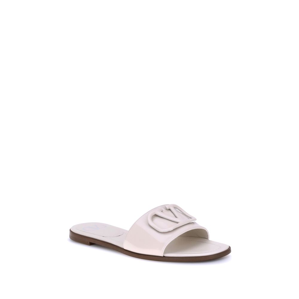 Patent leathe VLogo slide Sandals
