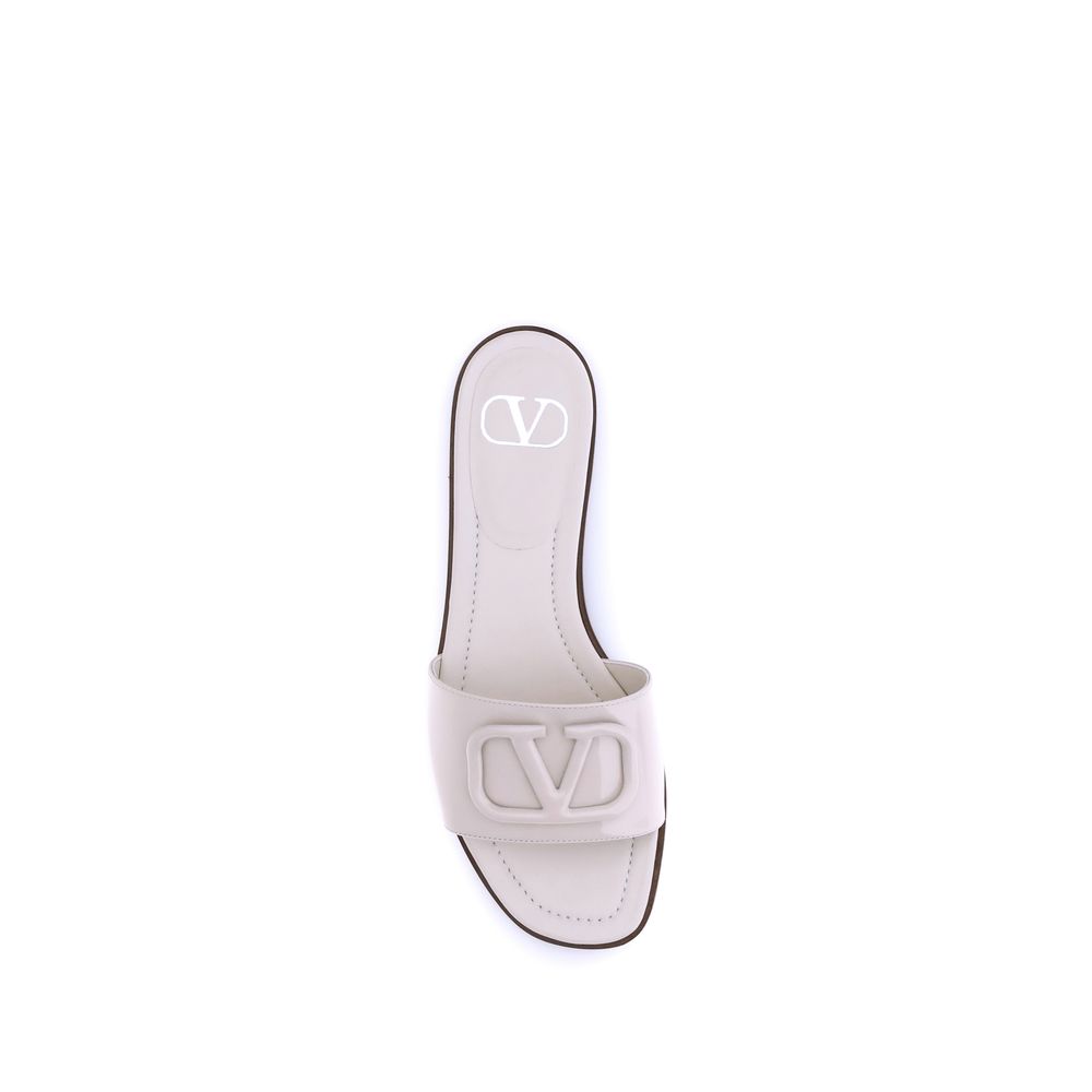 Patent leathe VLogo slide Sandals