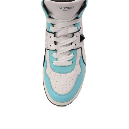 One-Stud Sneakers