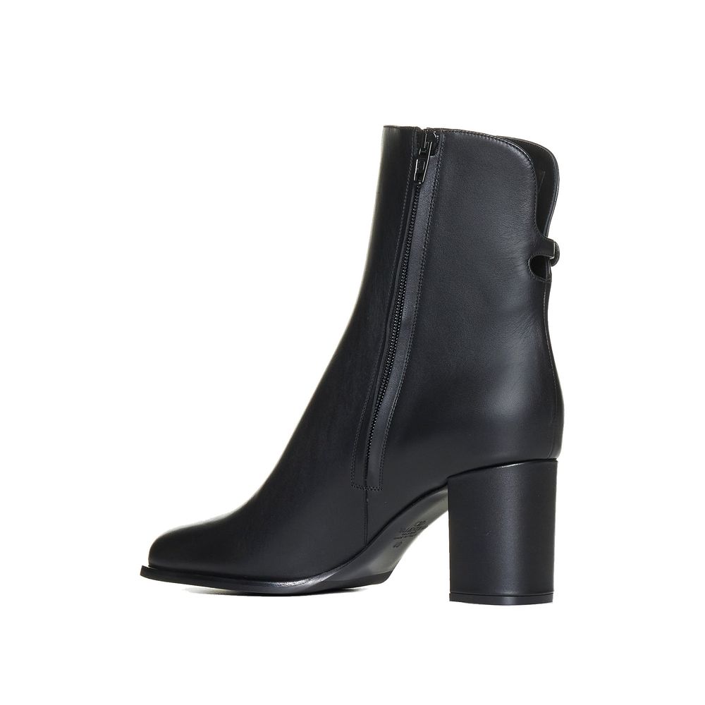 VLogo Signature Leather Boots