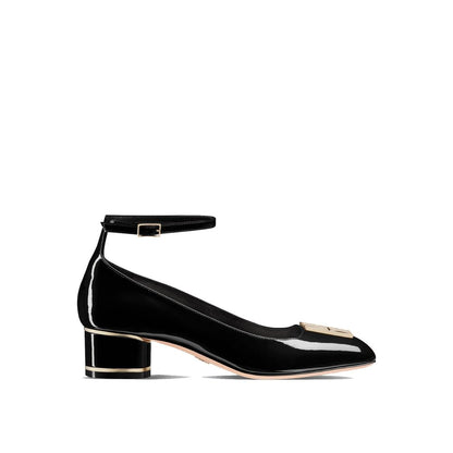 Miss  Pumps