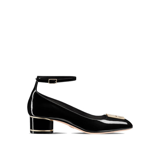Miss  Pumps