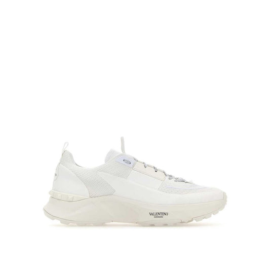 True Act Sneakers