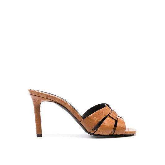 Sandalias Tribute