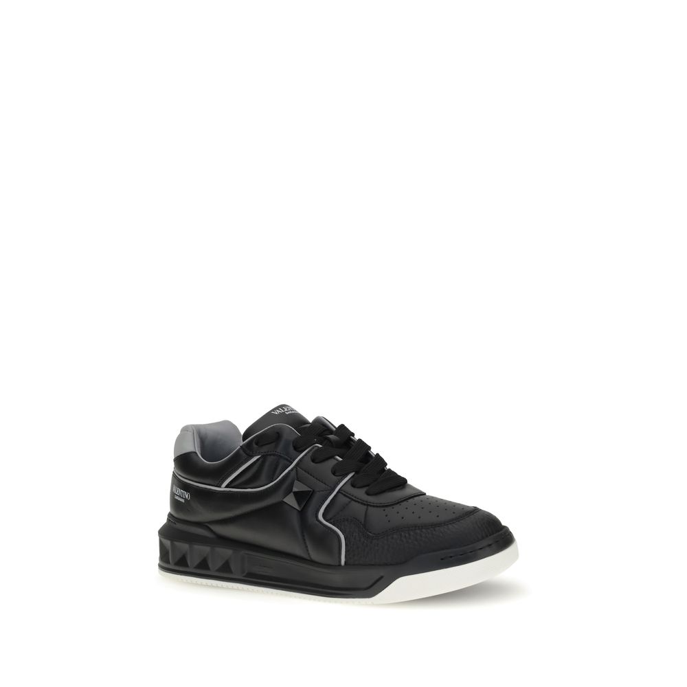 One Stud Low-Top Sneakers